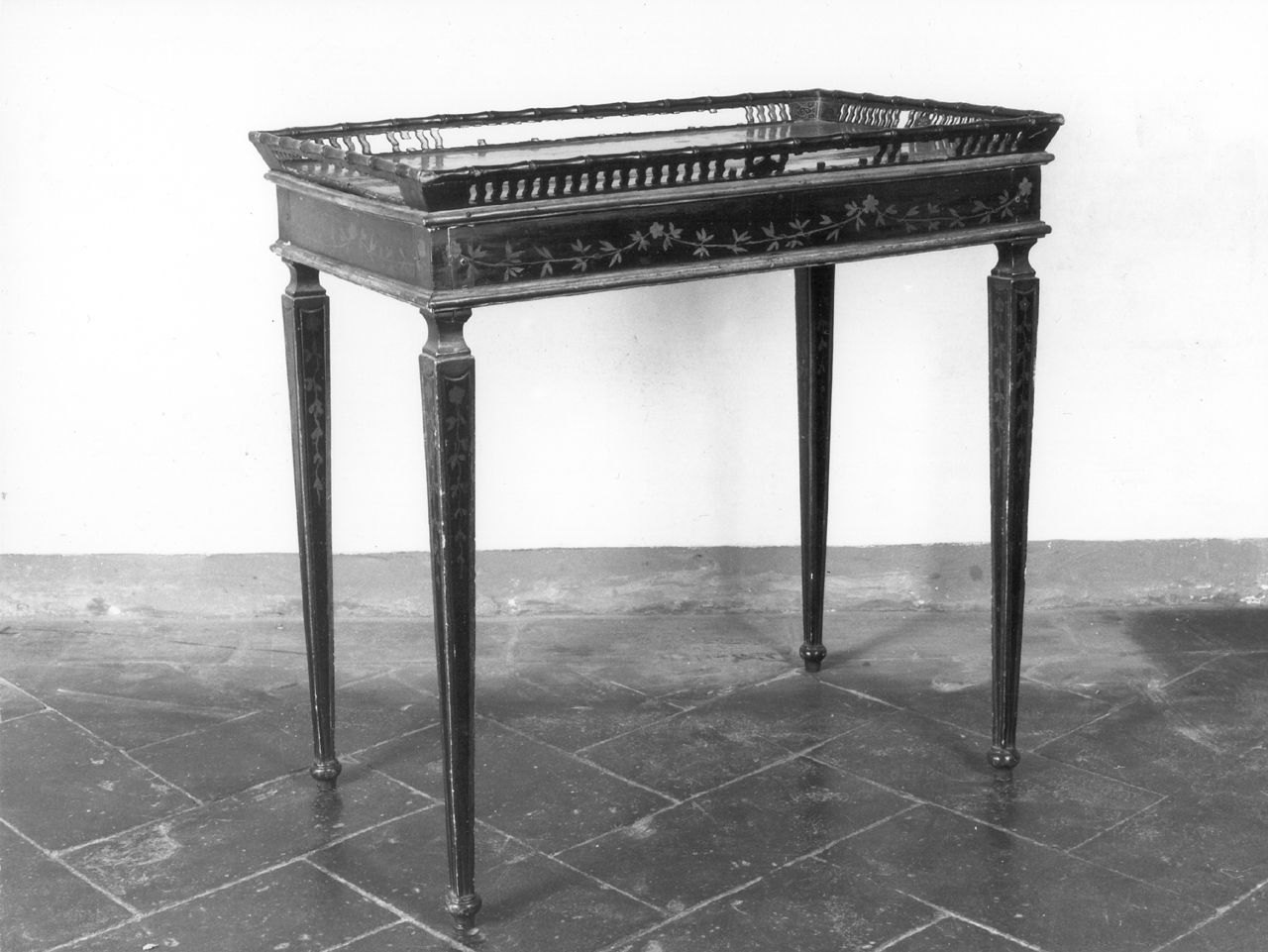 tavolo - bottega cinese (ultimo quarto sec. XVIII)