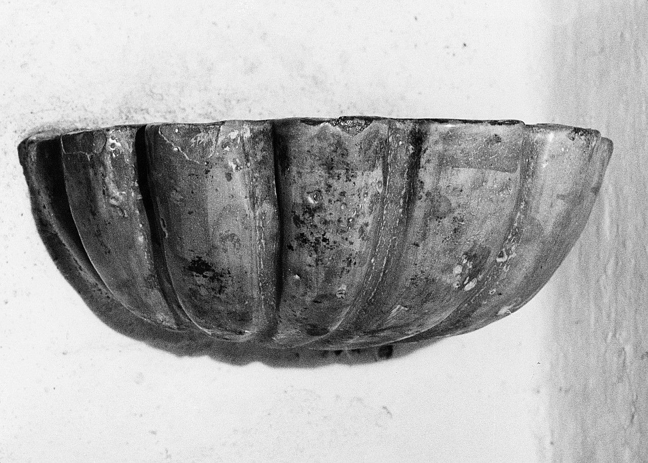 acquasantiera da parete - produzione toscana (sec. XVIII)