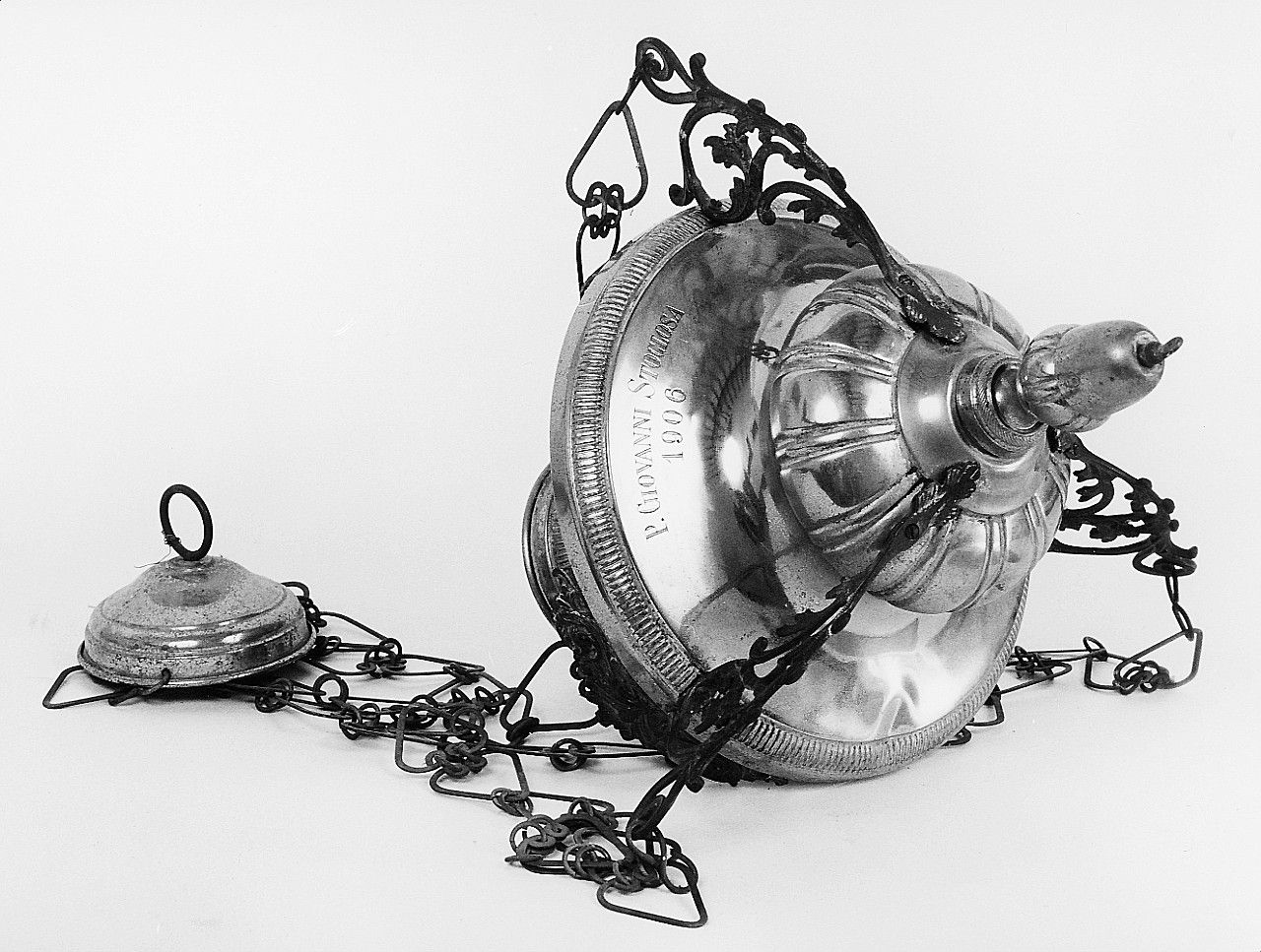 lampada pensile di Stomosa Giovanni (inizio sec. XX)