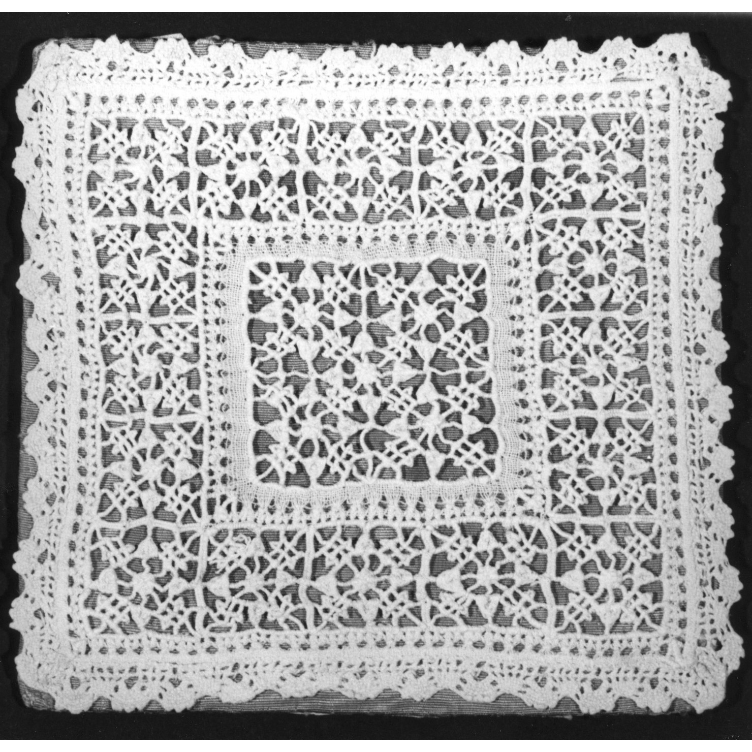 palla - manifattura italiana (sec. XX)