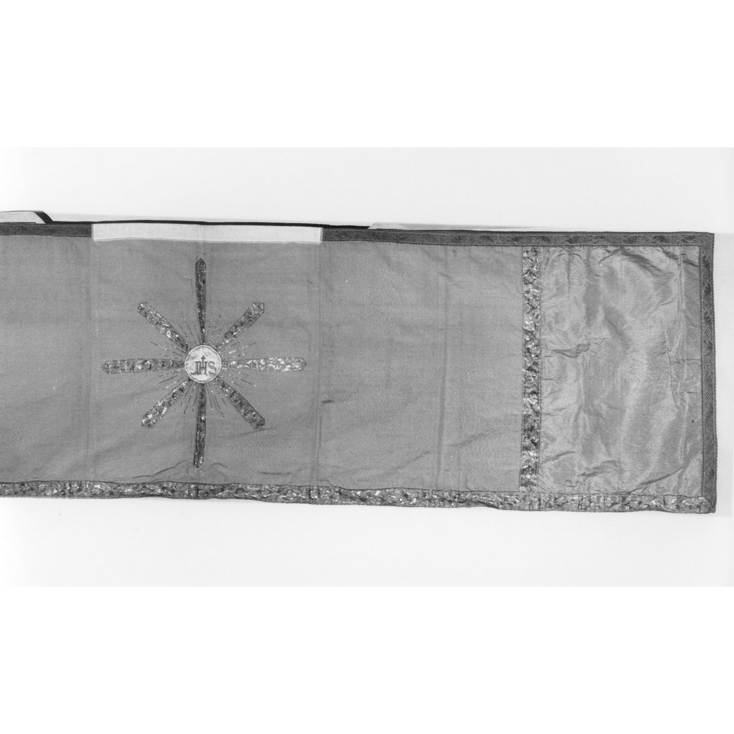 velo omerale - manifattura italiana (sec. XX)