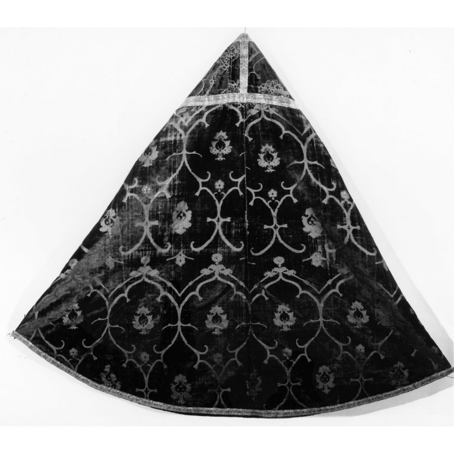 piviale - manifattura italiana (prima metà, metà, seconda metà sec. XV, sec. XV, sec. XV)