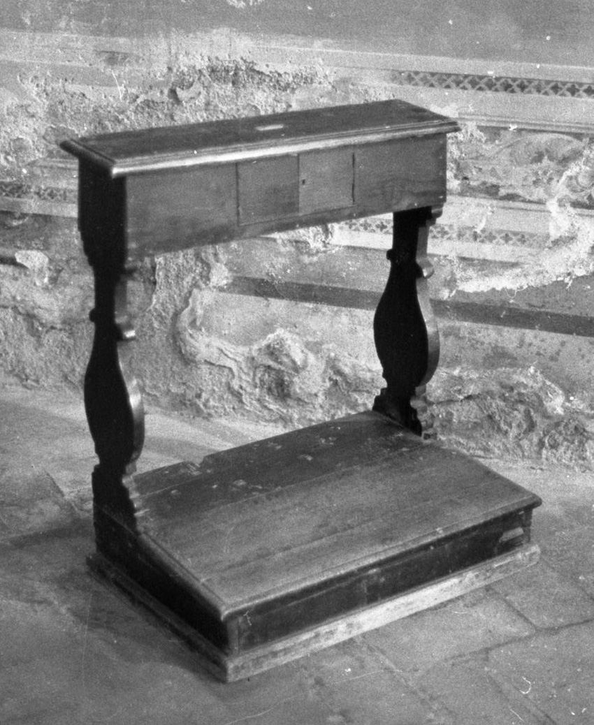 inginocchiatoio - a montanti sagomati - bottega toscana (sec. XVIII)