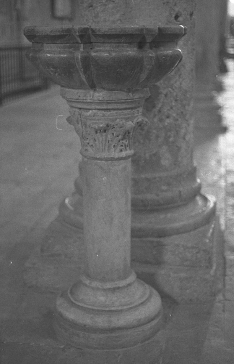 acquasantiera - a fusto - bottega toscana (sec. XIV)