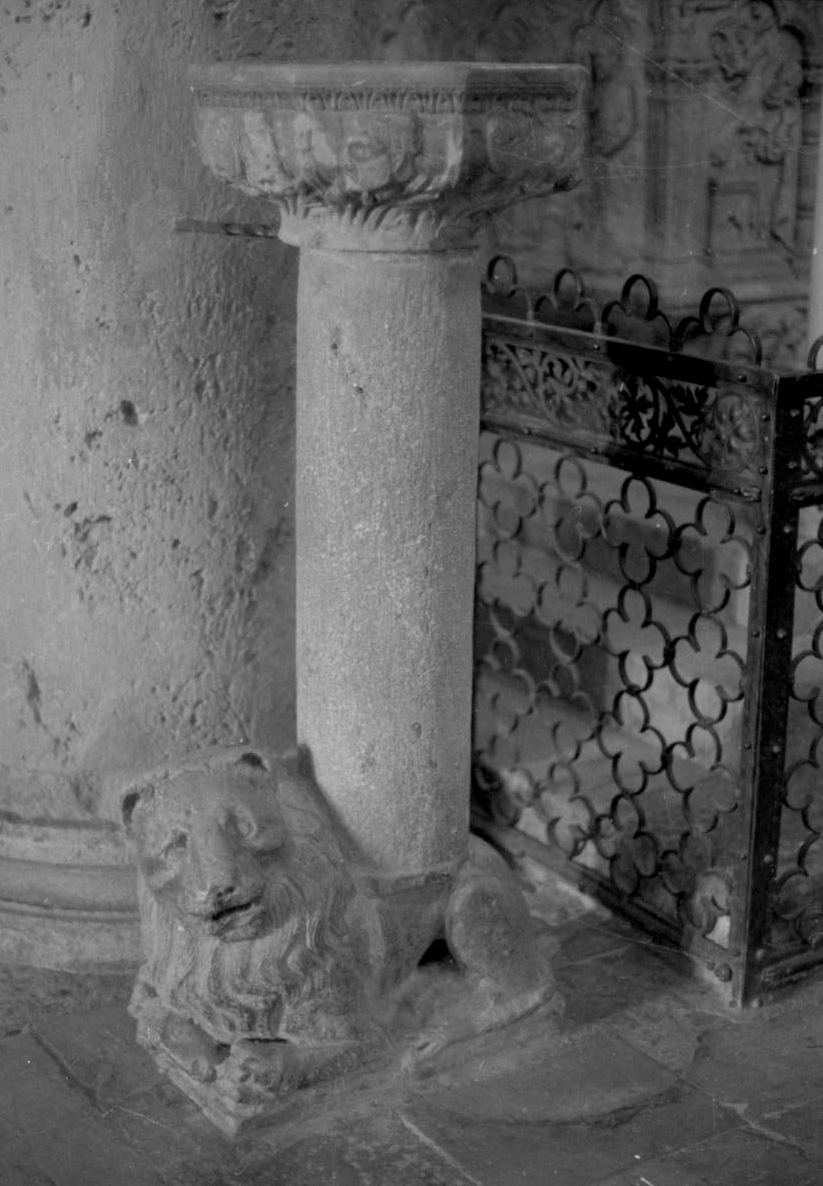 acquasantiera - a fusto - bottega toscana (sec. XIV)