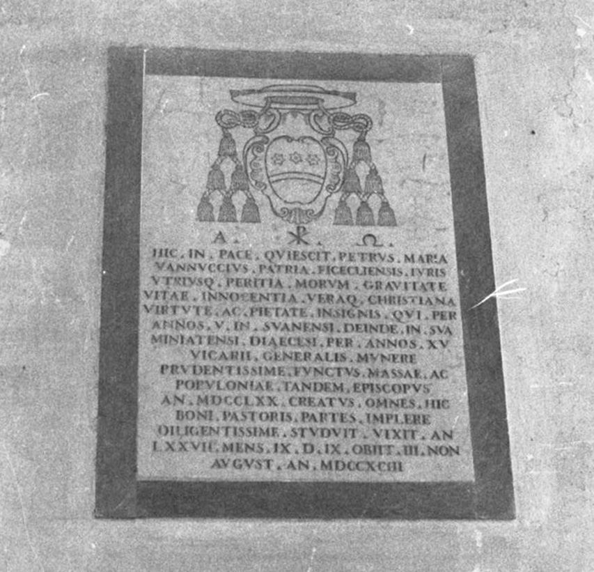 stemma del vescovo Pietro Maria Vannucci (lapide tombale) - bottega toscana (sec. XVIII)