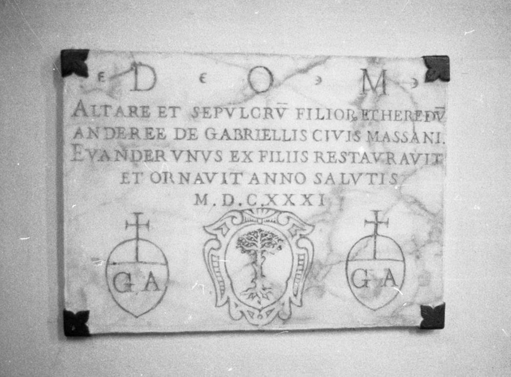 stemma gentilizio (lapide tombale) - bottega toscana (sec. XVII)