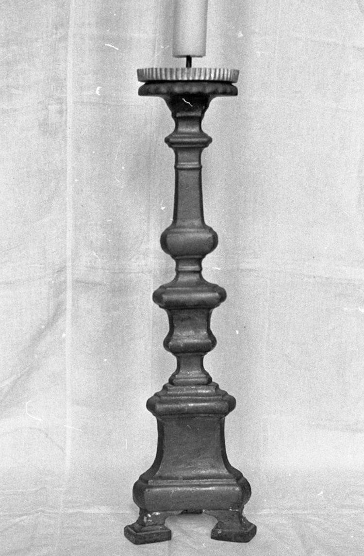 candeliere d'altare, serie - bottega toscana (sec. XVIII)