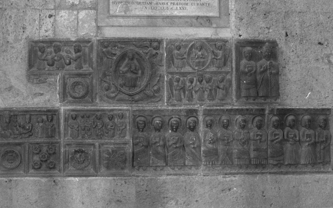 strage degli innocenti/ apostoli (pannello, elemento d'insieme) - ambito italiano (sec. XII)