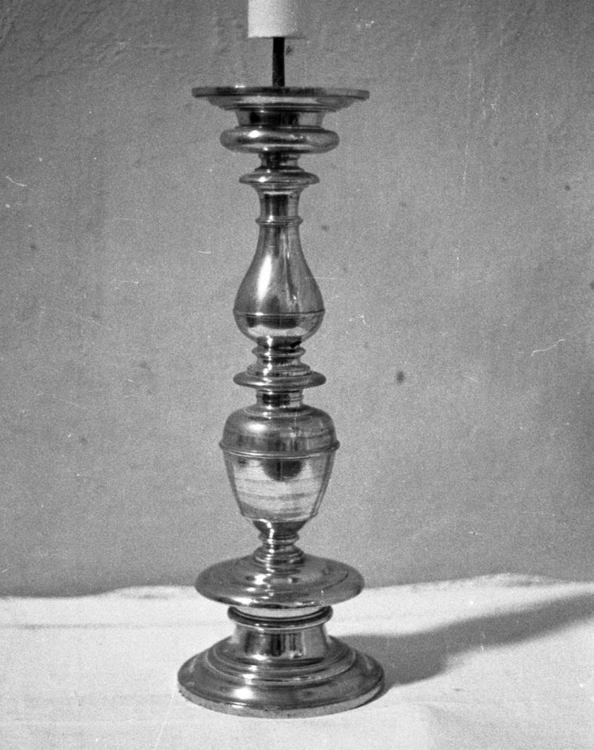 candeliere d'altare, serie - bottega italiana (sec. XVI)