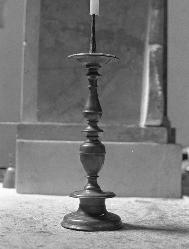 candeliere d'altare, serie - bottega toscana (sec. XVI)