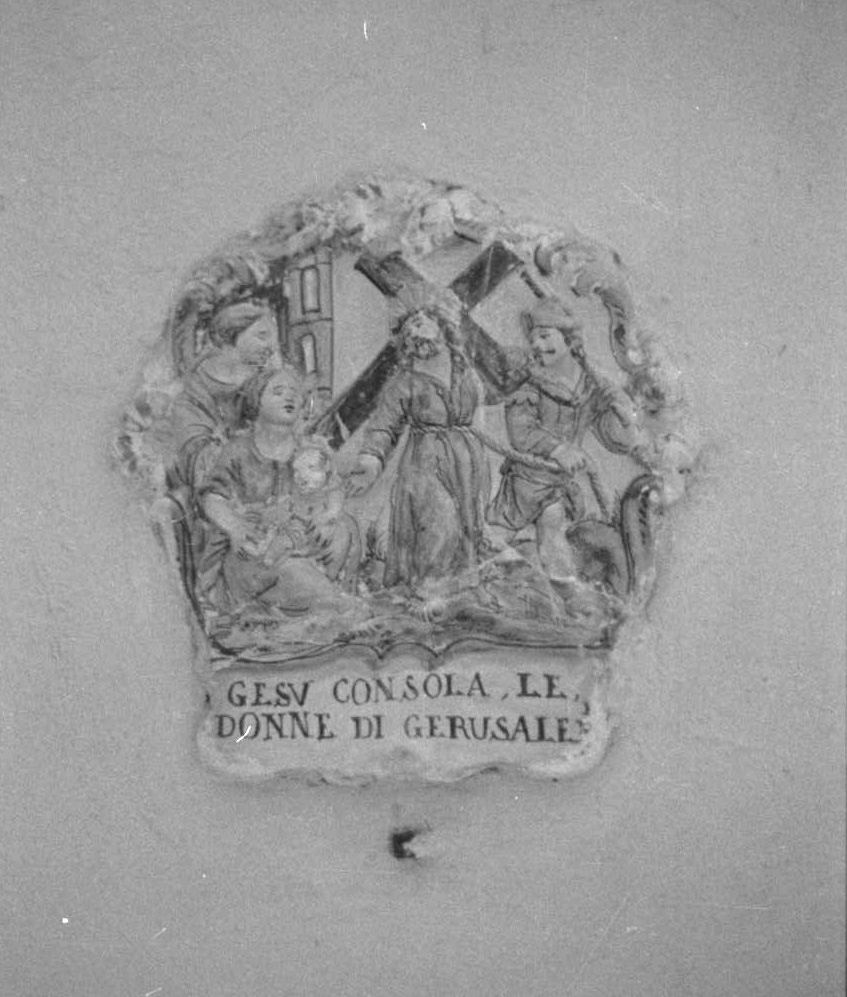 stazione VIII: Gesù consola le donne di Gerusalemme (formella, elemento d'insieme) - bottega toscana (sec. XVIII)