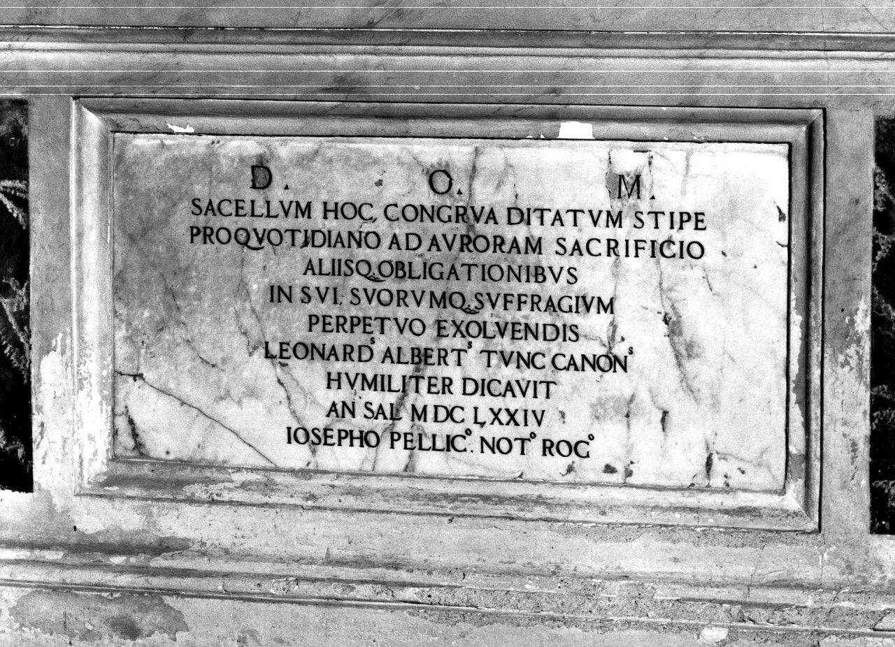 lapide commemorativa, elemento d'insieme - bottega toscana (sec. XVII)