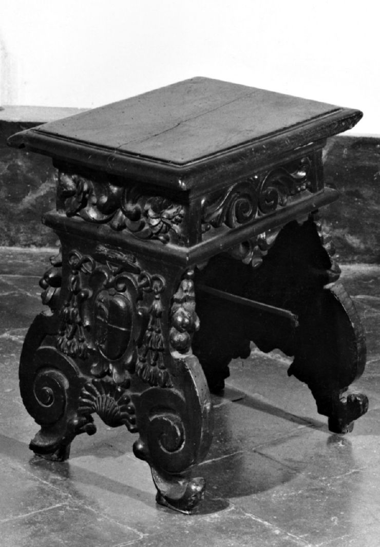 sgabello, serie di Ceramelli Silvestro (sec. XVII)