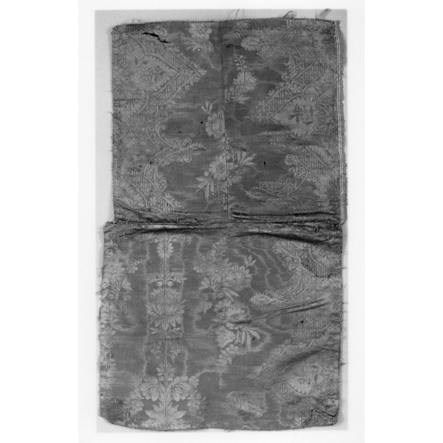 tessuto, frammento - manifattura italiana (inizio sec. XVIII)