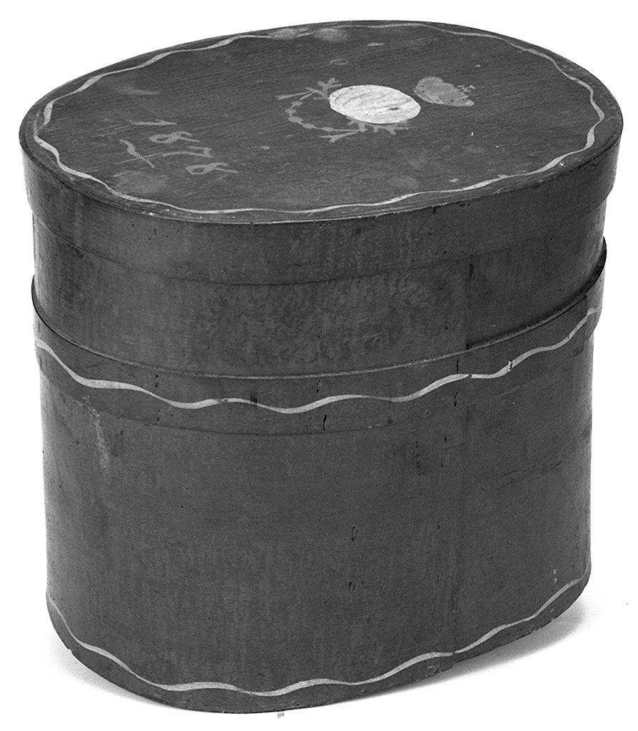 stemma della contrada del Nicchio (cappelliera, elemento d'insieme) - produzione senese (sec. XIX)