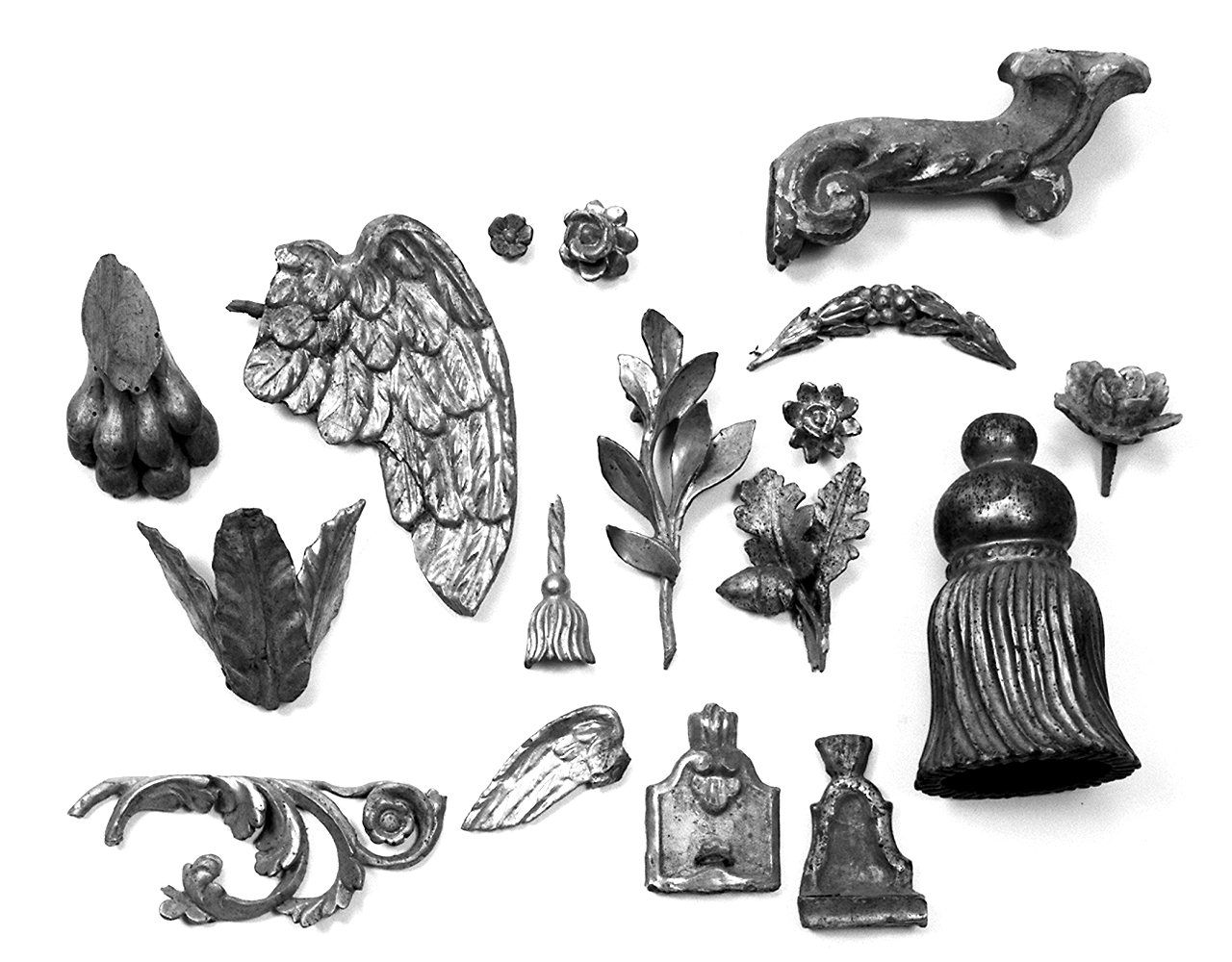 motivi decorativi vegetali (rilievo, frammento) - produzione toscana (secc. XVIII/ XIX)