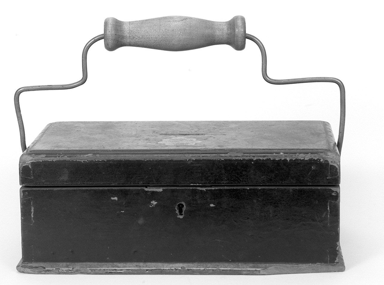 stemma della contrada del Nicchio (cassetta per elemosine) - bottega senese (sec. XIX)