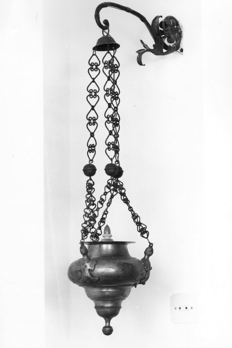 lampada pensile ad anfora - bottega italiana (sec. XVIII)