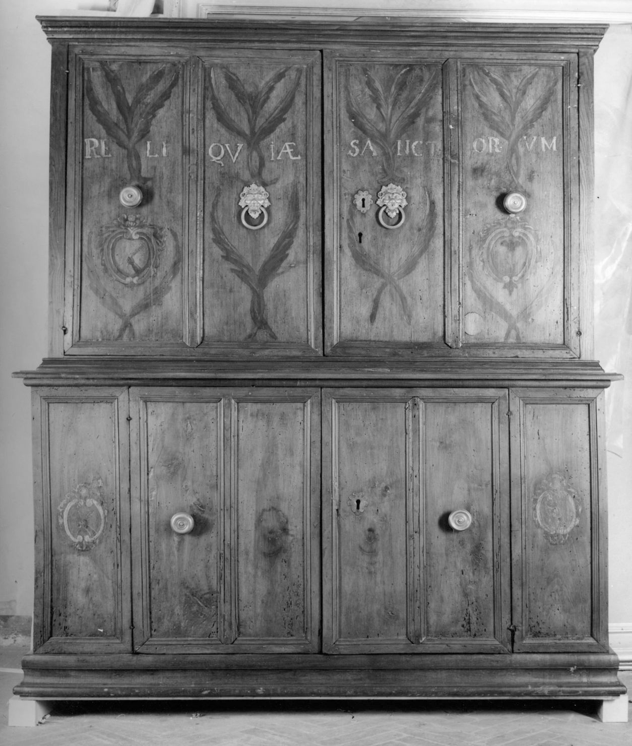 mobile a due corpi - bottega toscana (inizio sec. XVII)