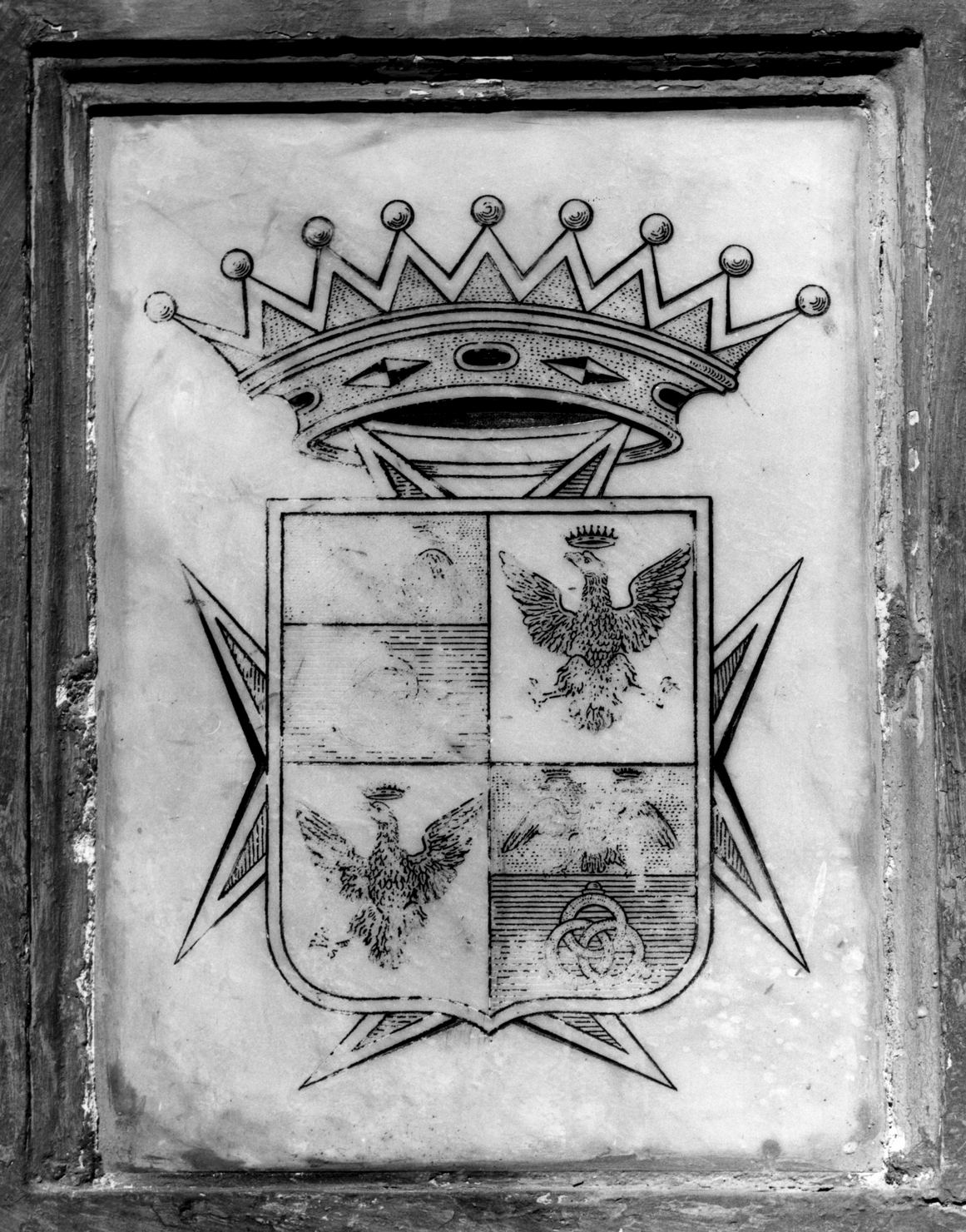 stemma gentilizio (formella, elemento d'insieme) - bottega senese (primo quarto sec. XIX)