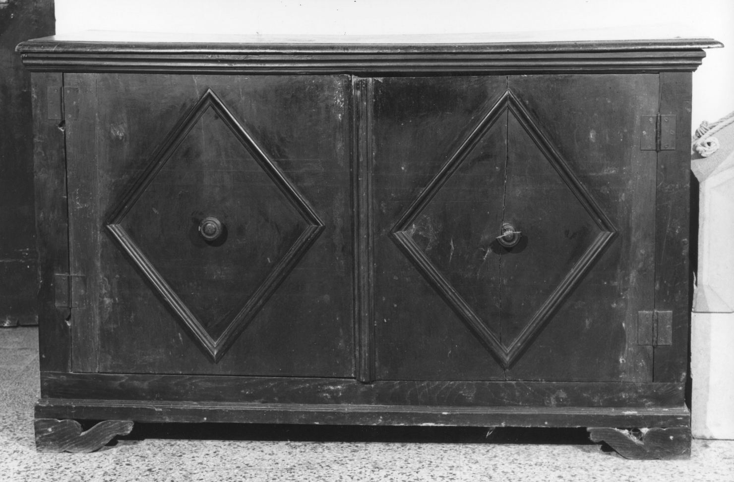 armadio da sacrestia - bottega senese (prima metà sec. XVIII)