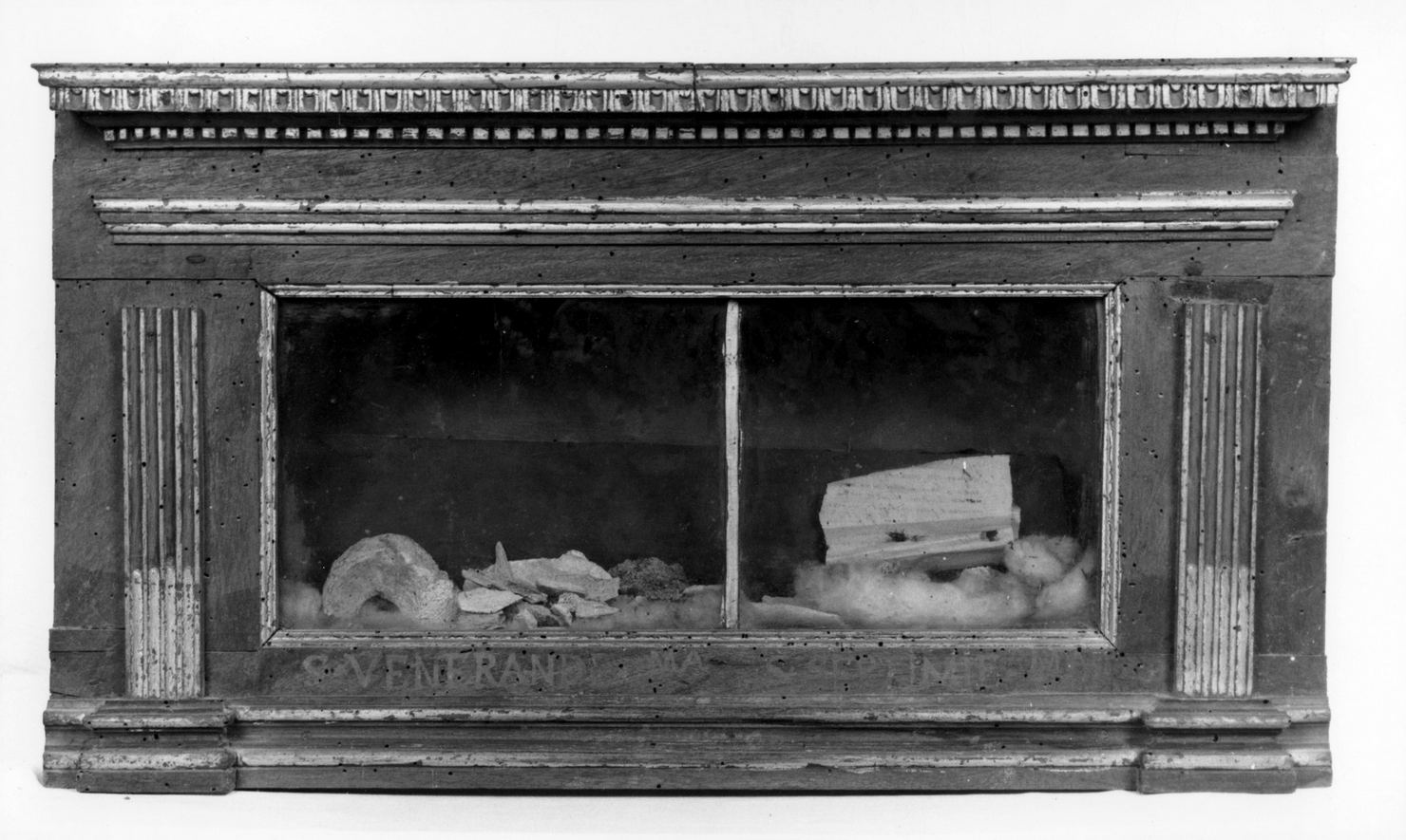 reliquiario a teca - a cassetta, serie - bottega senese (prima metà sec. XVII)