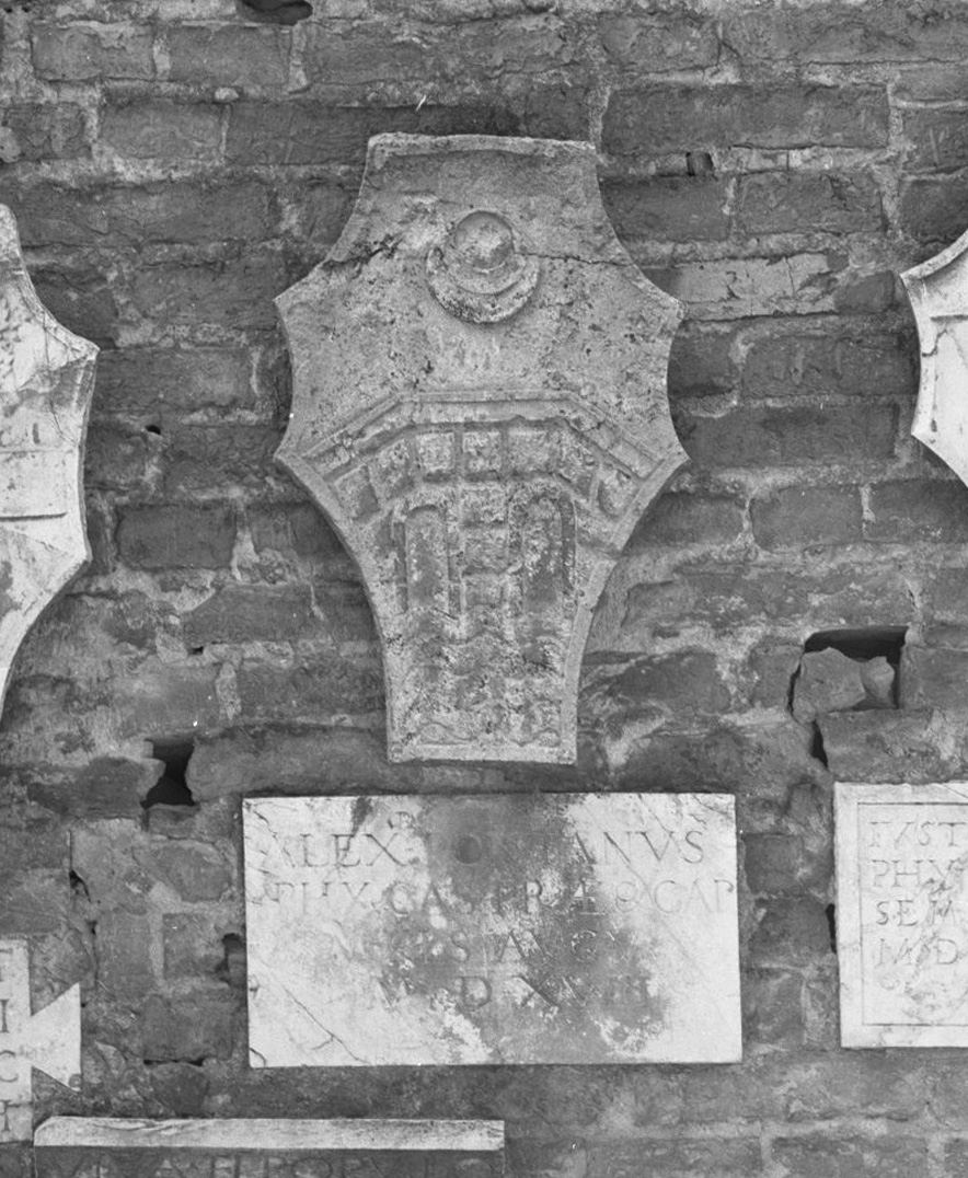 stemma gentilizio della famiglia Pontani (rilievo, elemento d'insieme) - bottega toscana (sec. XVI)