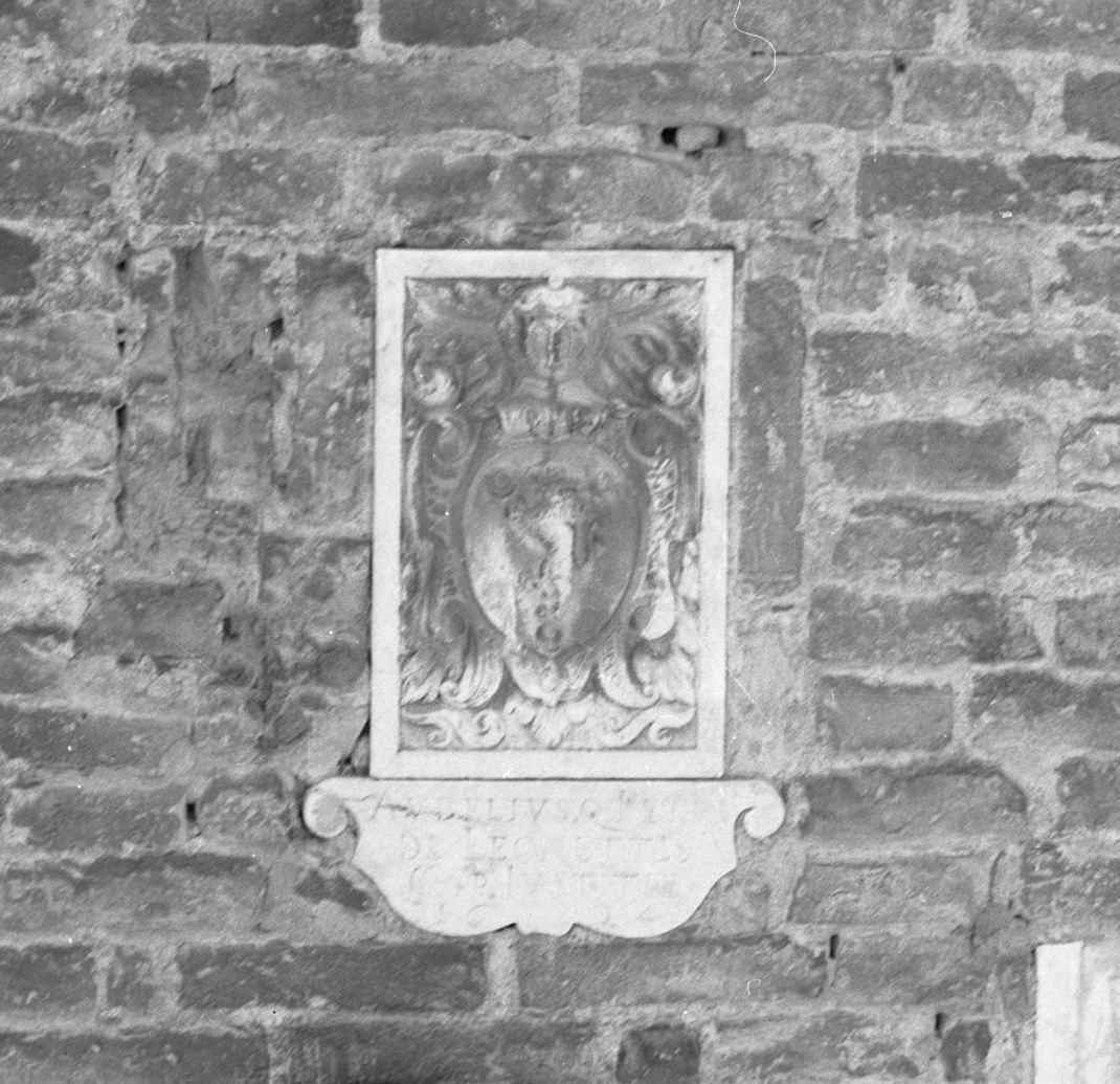 lapide documentaria, elemento d'insieme - bottega toscana (sec. XVII)