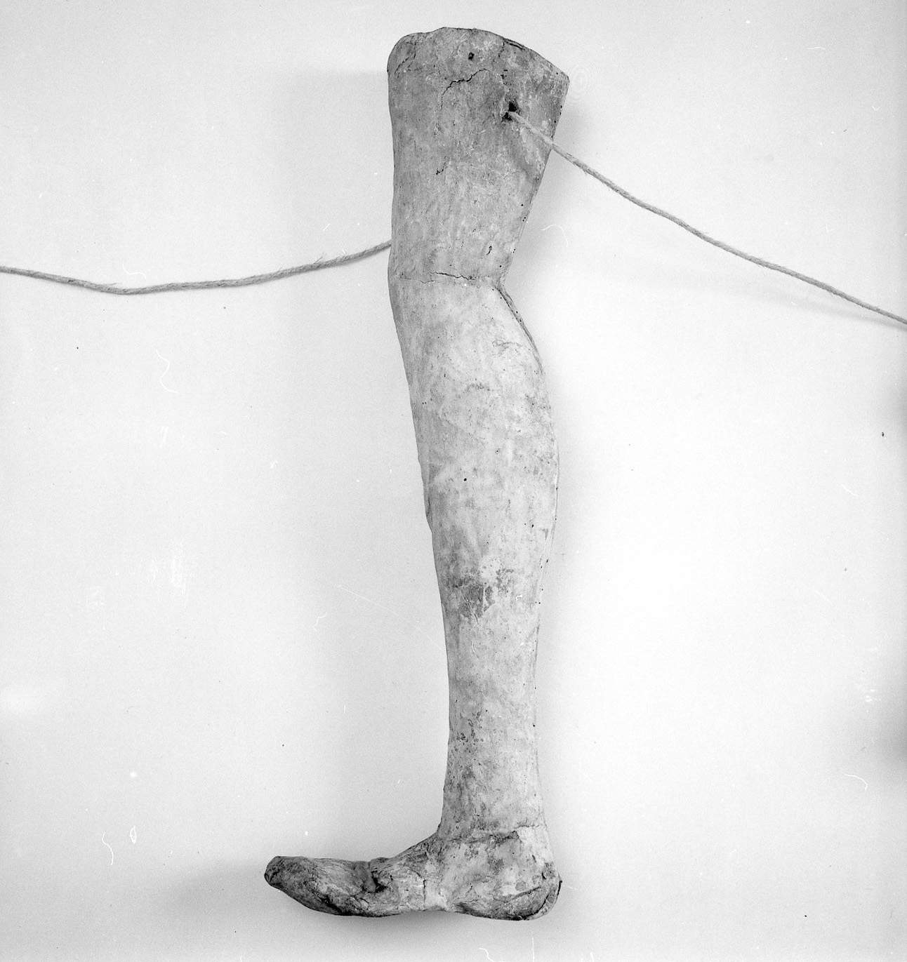 gamba (ex voto antropomorfo) - valdelsano (secc. XVI/ XVIII)