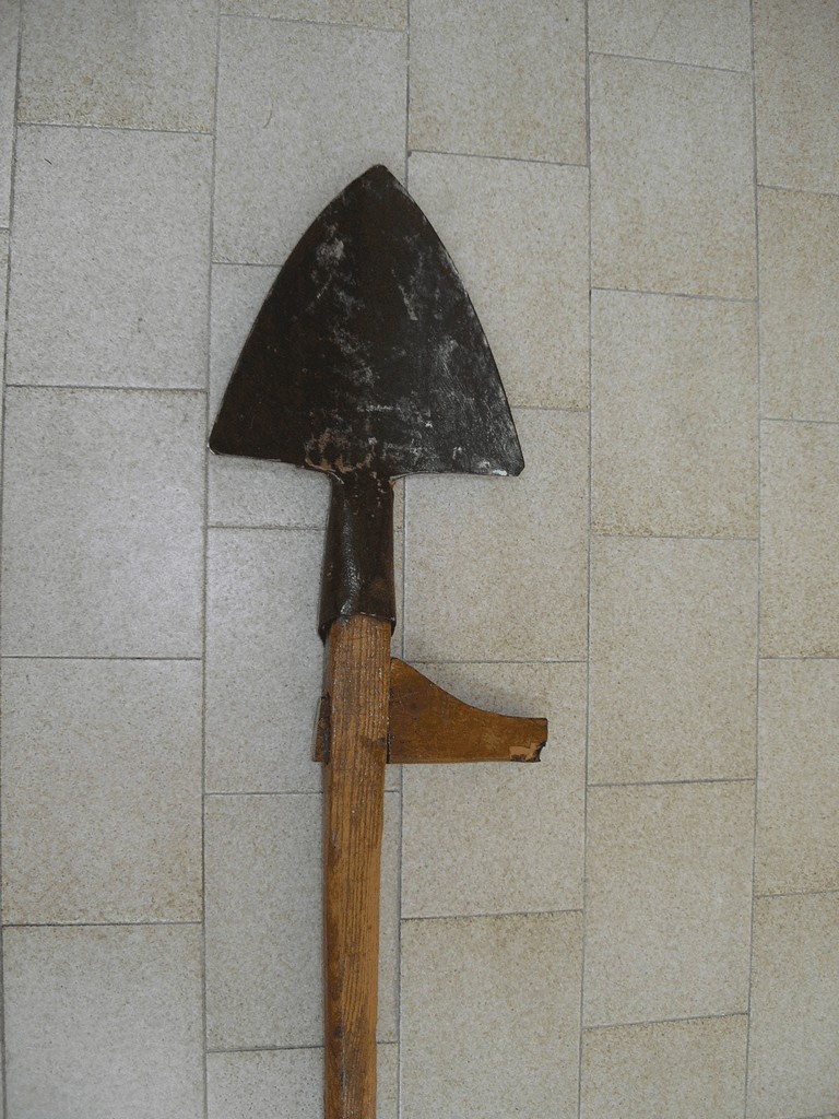 vanga, strumento a mano - produzione grossetana (sec. XIX metà)