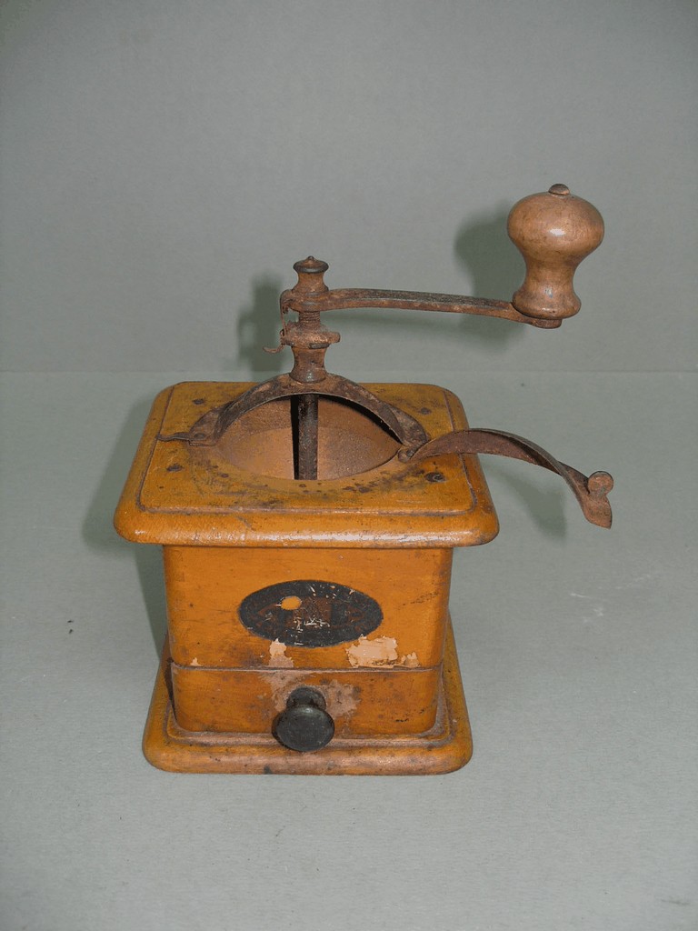 macinino da caffè - bottega grossetana (sec. XX inizio)