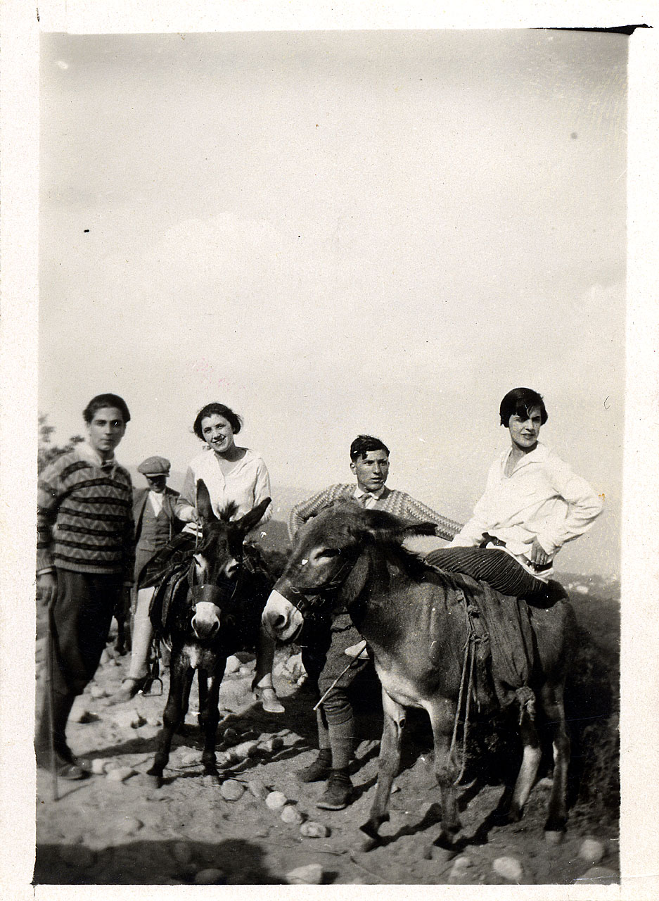 Brandi, Cesare - giovani donne - giovani uomini - gita in montagna (positivo) di Brogi, Nello (attr) (XX)