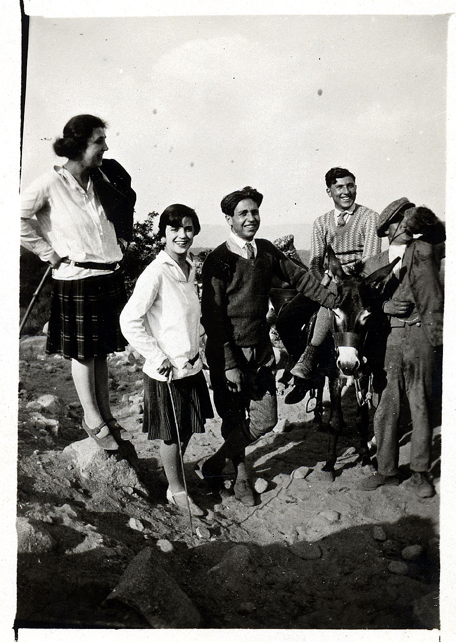 Giovani uomini- giovani donne - gita in montagna (positivo) di Brandi, Cesare (attr) (XX)