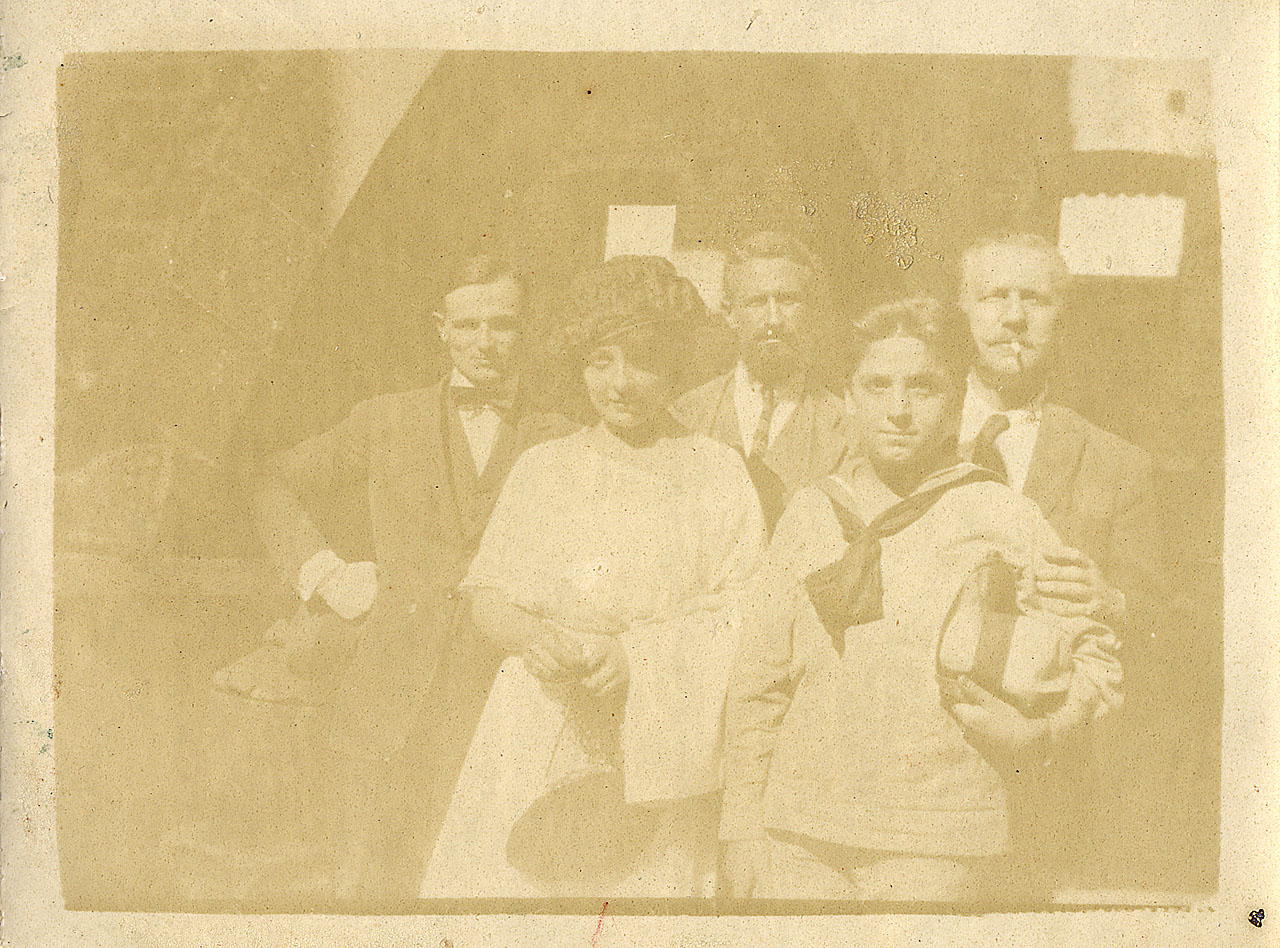 giovane uomo - uomo con baffi - Matini, Nella - Brandi, Camillo - Brandi,C esare (positivo) di [Brandi, Archibaldo (Baldo)] (attr) (XX)