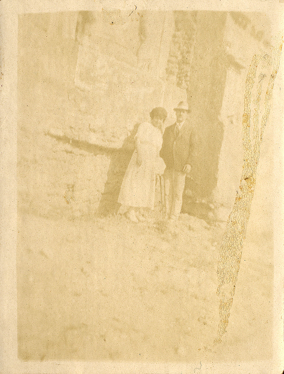 Roma - Tomba di Cecilia Metella - Matini, Nella - Brandi, Camillo (positivo) di [Brandi, Archibaldo (Baldo)] (attr) (XX)