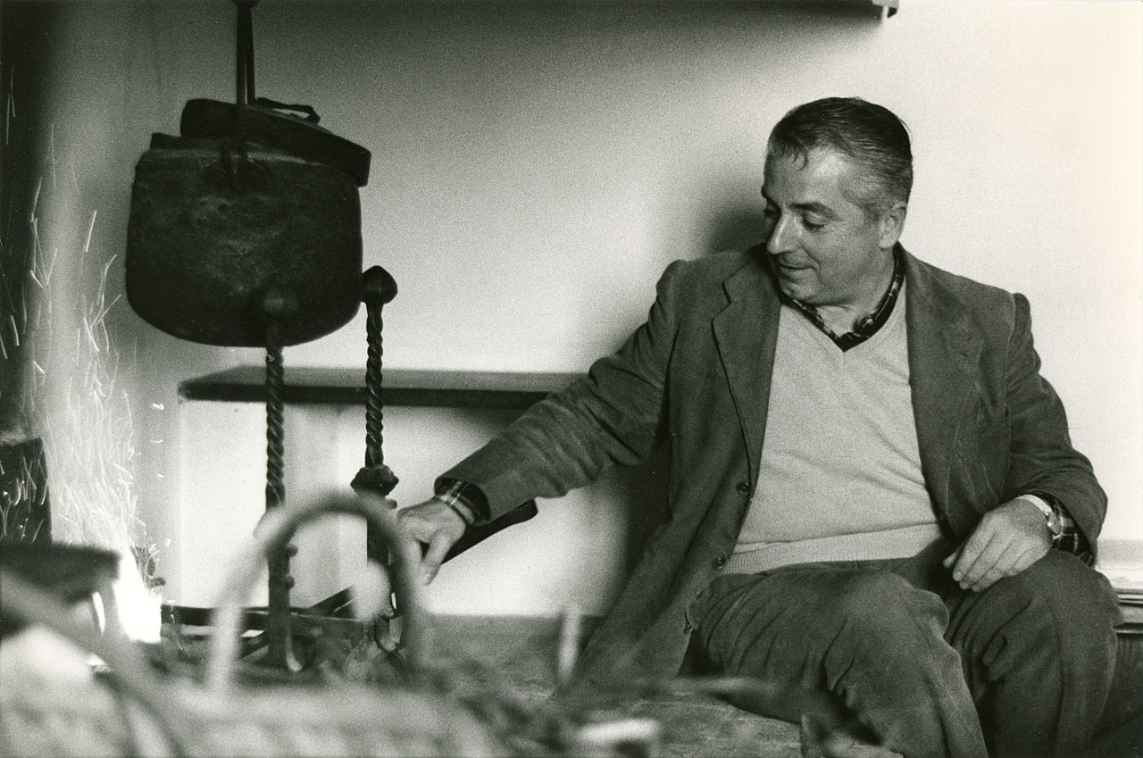 Brandi, Cesare - Vignano - Villa Brandi - sala da pranzo - camino (positivo) di Anonimo (attr) (XX)