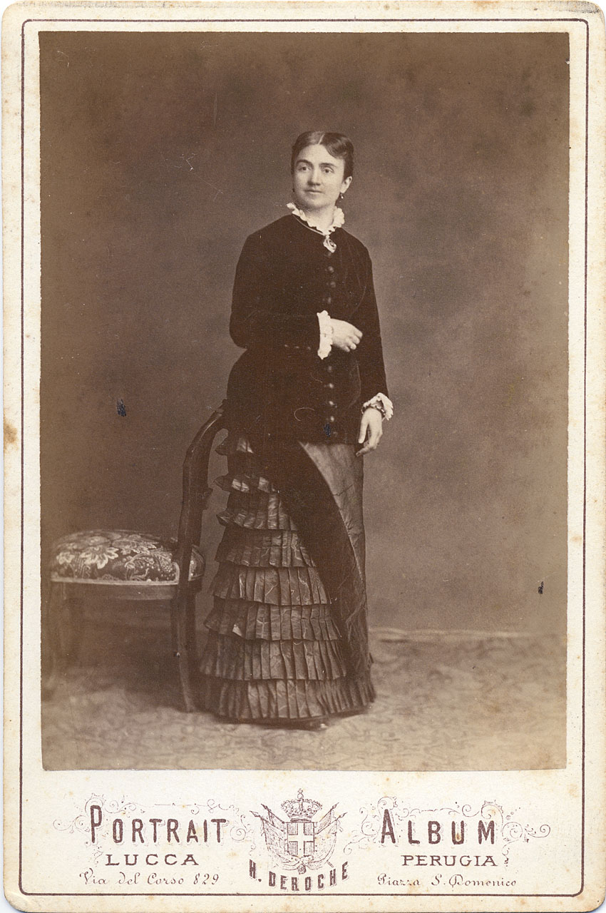 Ritratto femminile (positivo) di Deroche, H (attr) (XIX/ XX)