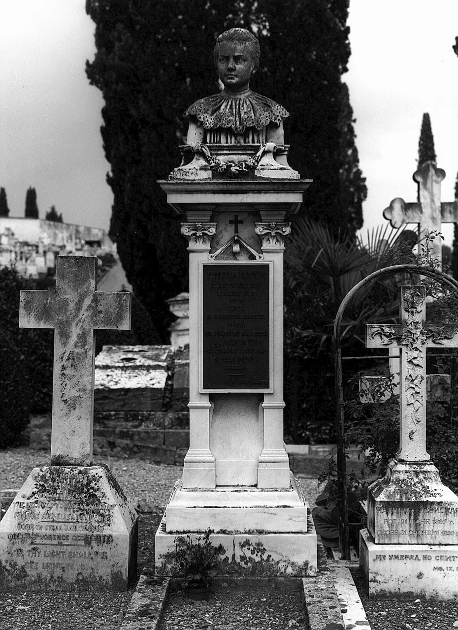 busto ritratto di Rocchi Vittoria, ritratto di donna (busto) - ambito toscano (sec. XX)