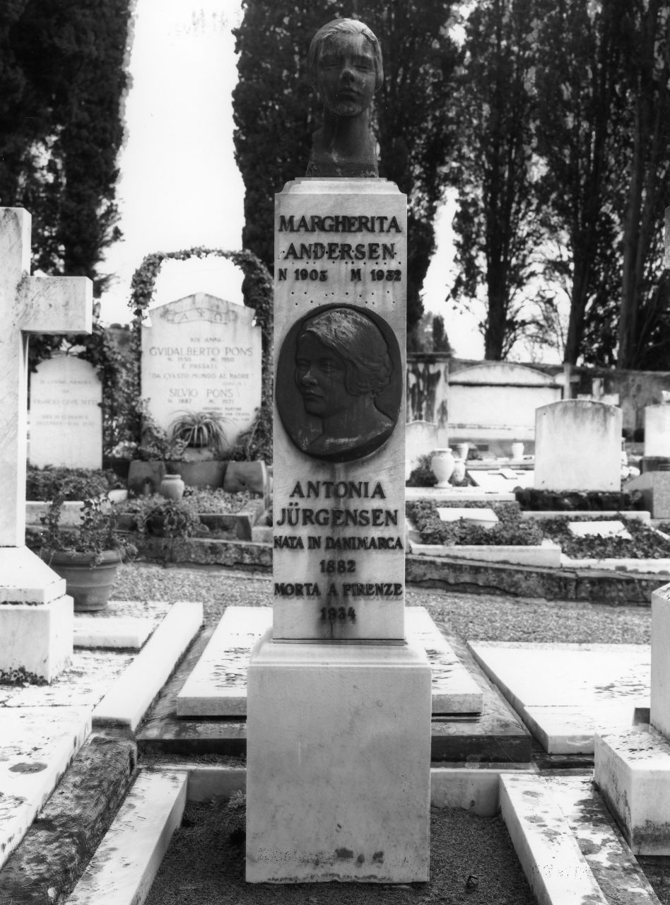 testa di donna (scultura) di Reumert A (sec. XX)