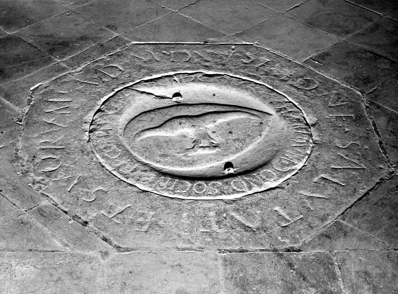 lapide tombale - bottega toscana (sec. XVI, sec. XVII)