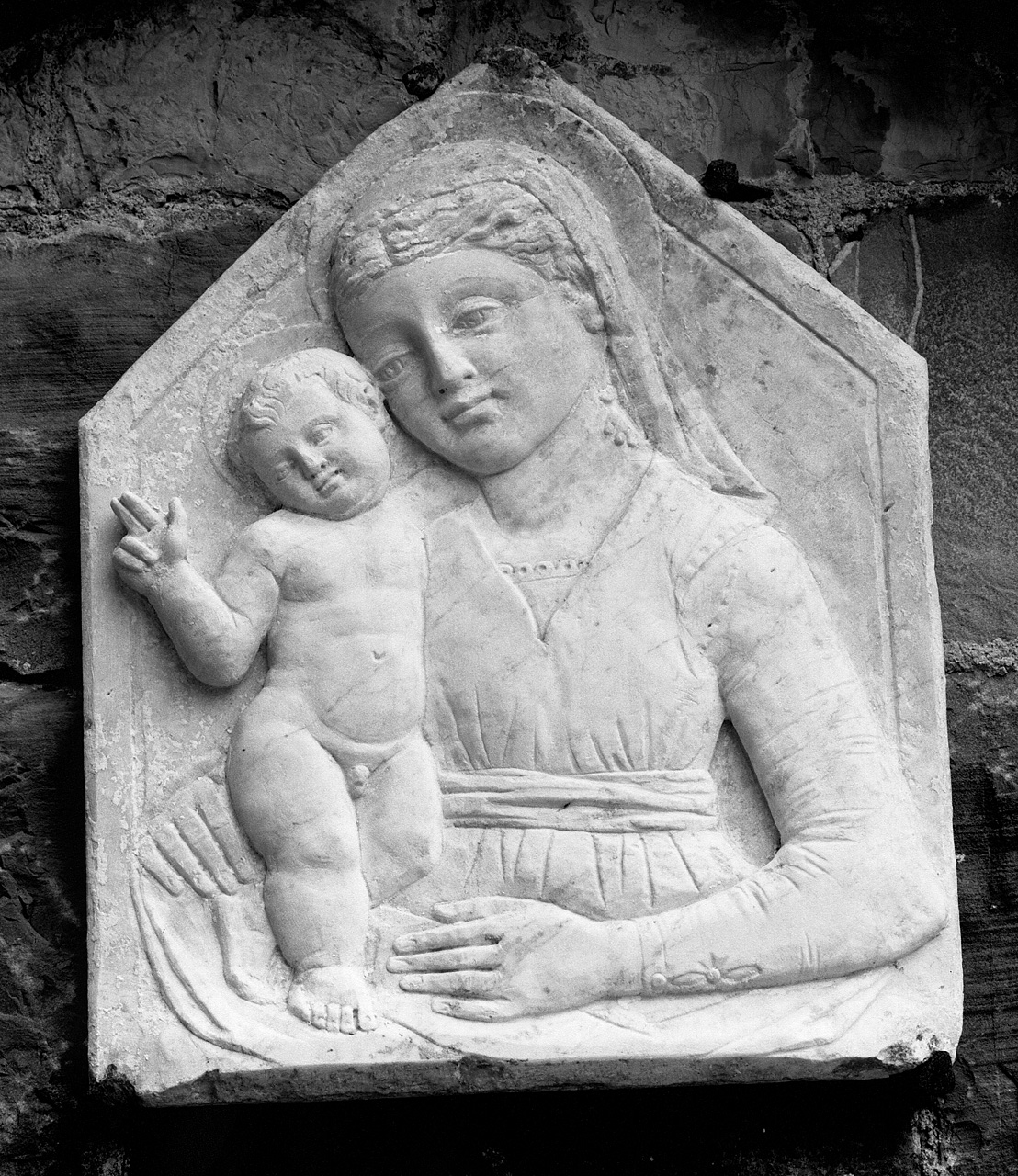Madonna con Bambino (rilievo) - ambito toscano (fine/inizio secc. XVII/ XVIII)