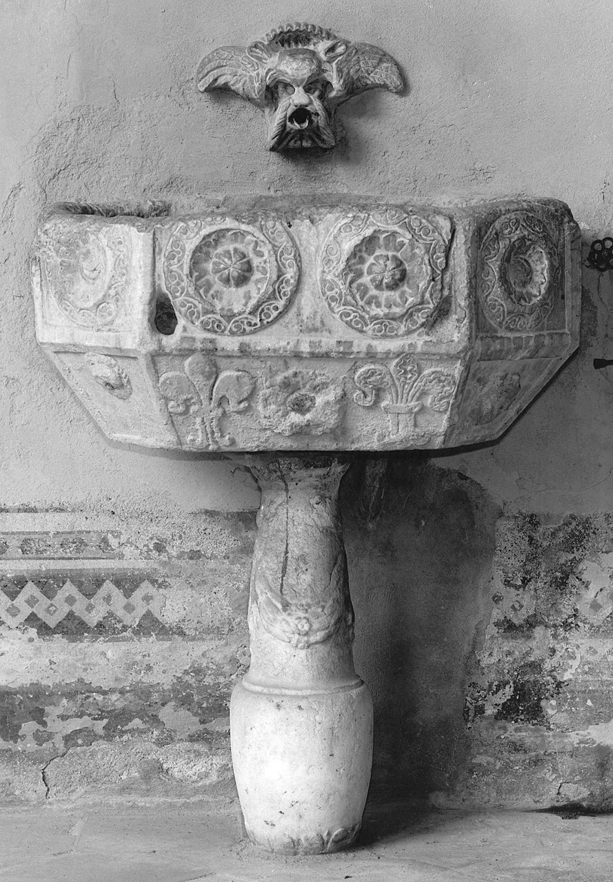 lavabo - a parete, insieme - bottega toscana (seconda metà, fine/inizio sec. XV, secc. XVII/ XVIII)