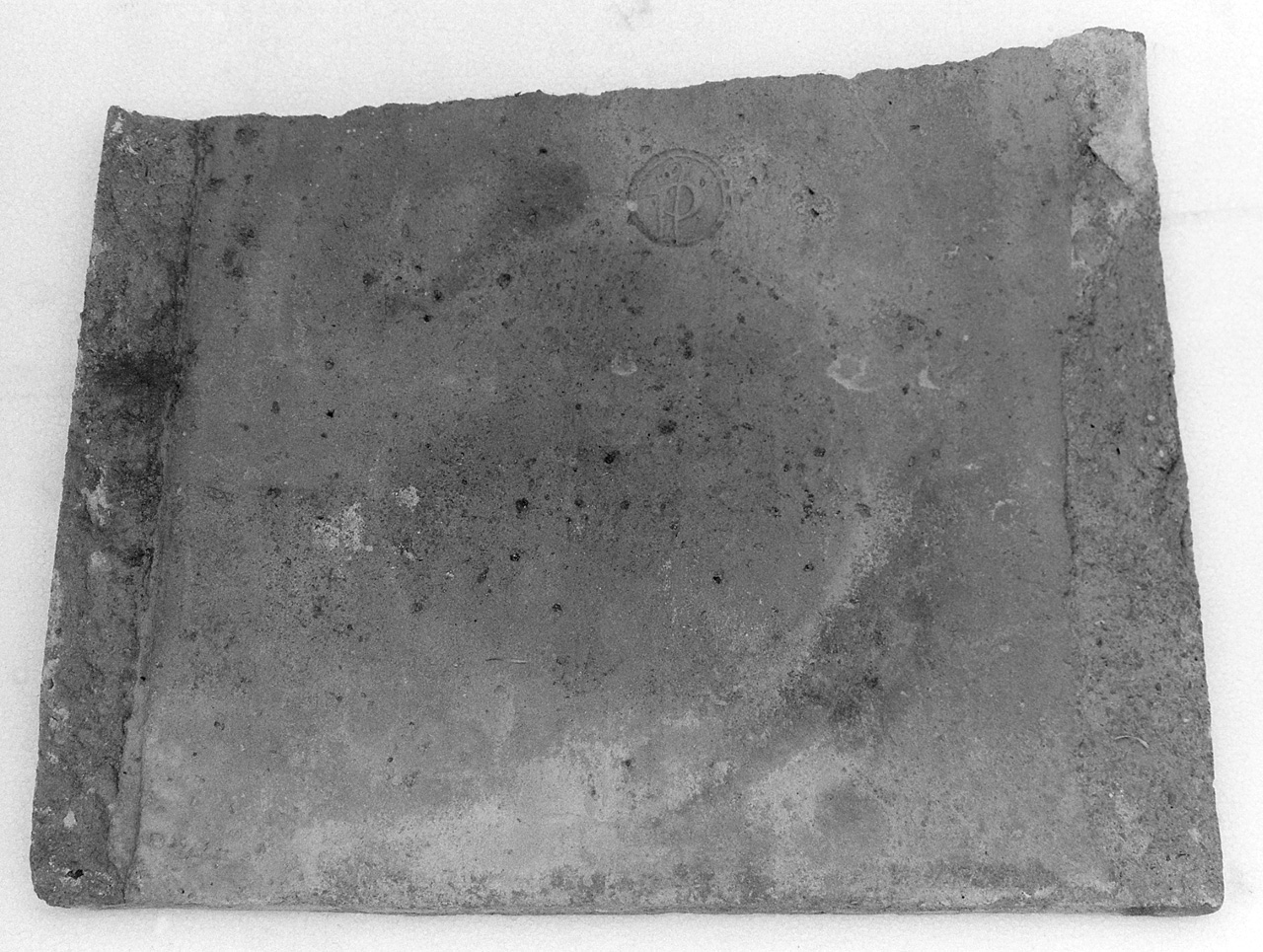 tegola, frammento - manifattura toscana (prima metà sec. XIX)