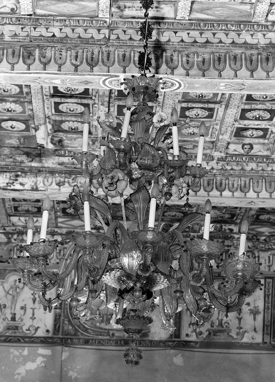 lampadario - a bracci - produzione veneziana (fine/inizio secc. XVIII/ XIX)