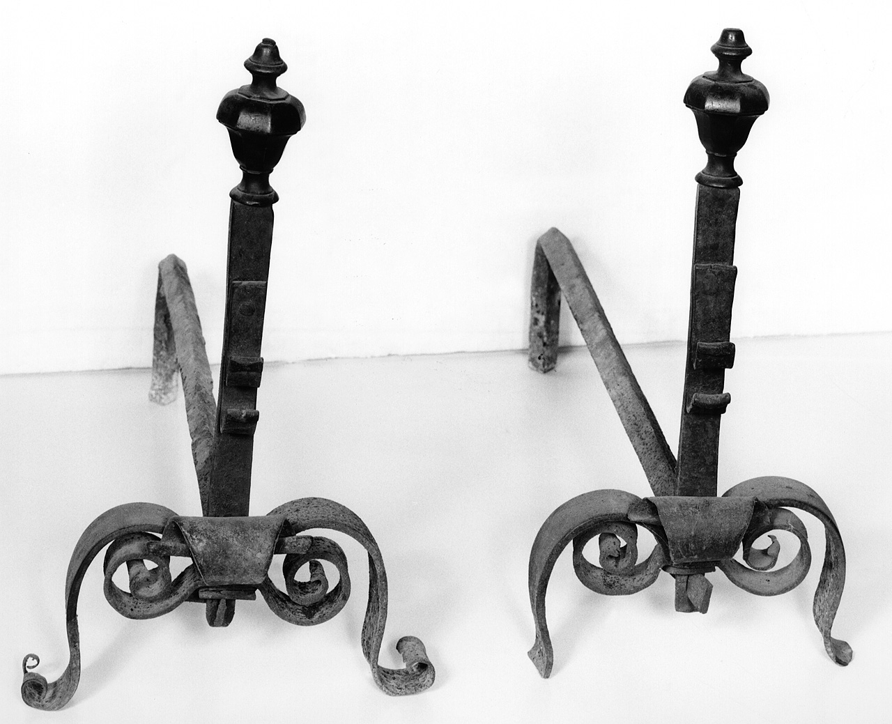 alare, serie - bottega toscana (ultimo quarto sec. XIX)