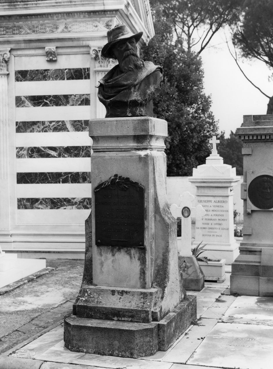 ritratto di Andrea Giannelli (monumento funebre) di Ciapini Ugo (sec. XX)