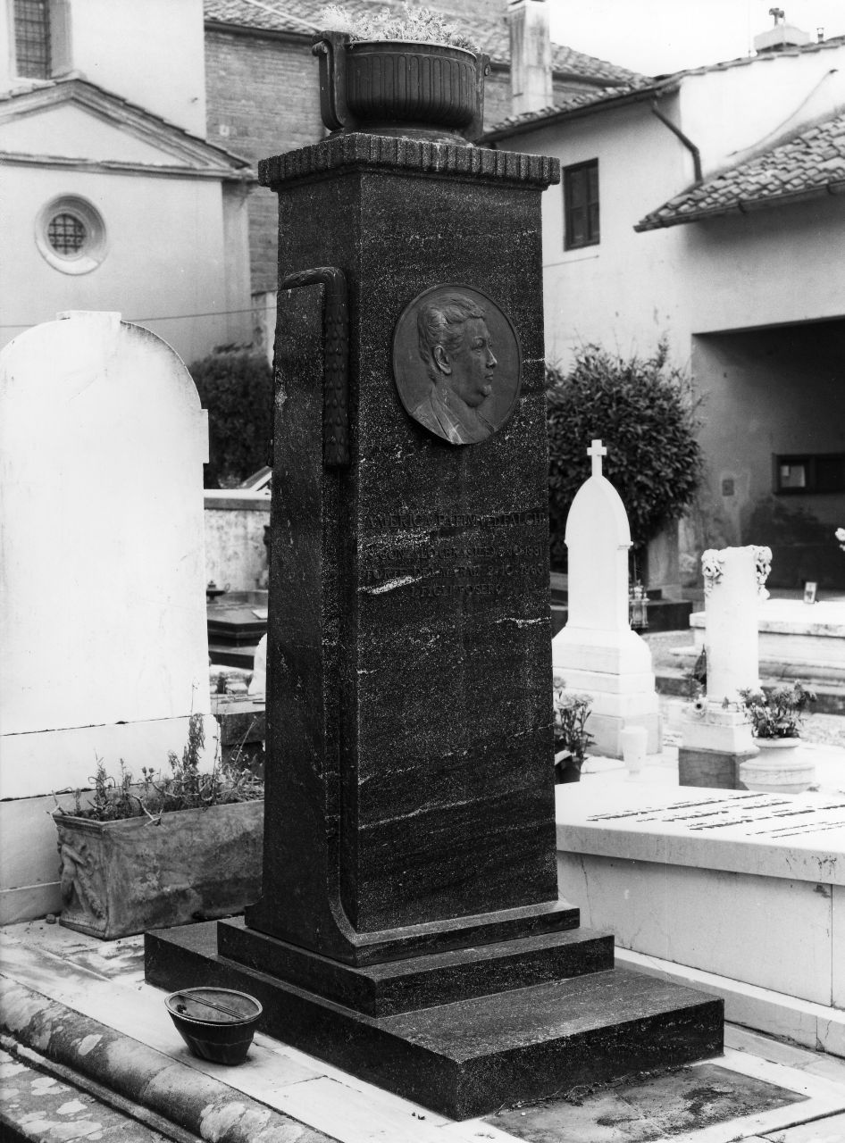 ritratto dei coniugi Falchi (monumento funebre) di Gemignani Italo Valmore - ambito toscano (sec. XX)