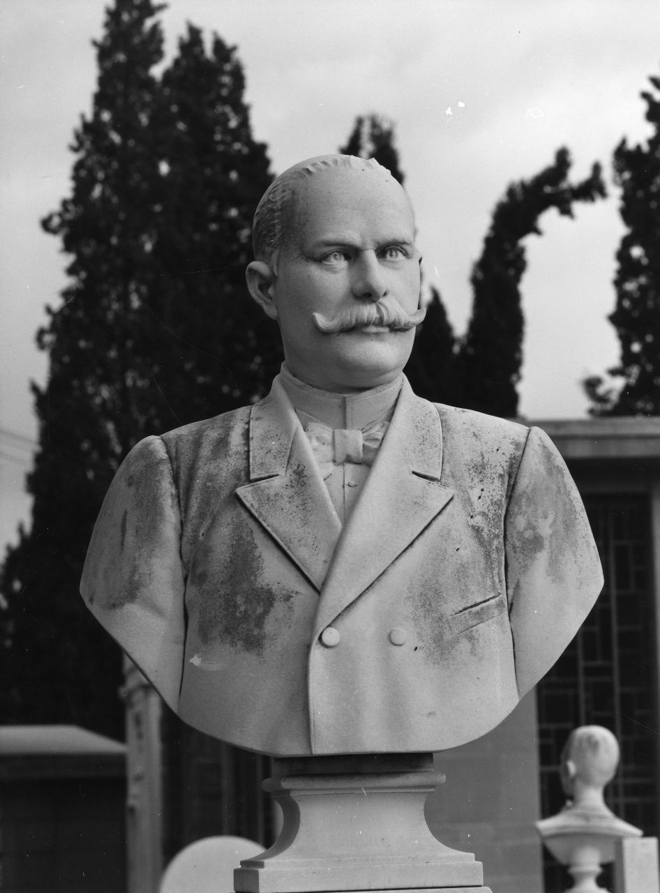 ritratto di Guglielmo Filippini (monumento funebre) di Forlagli Pietro - ambito toscano (sec. XX)