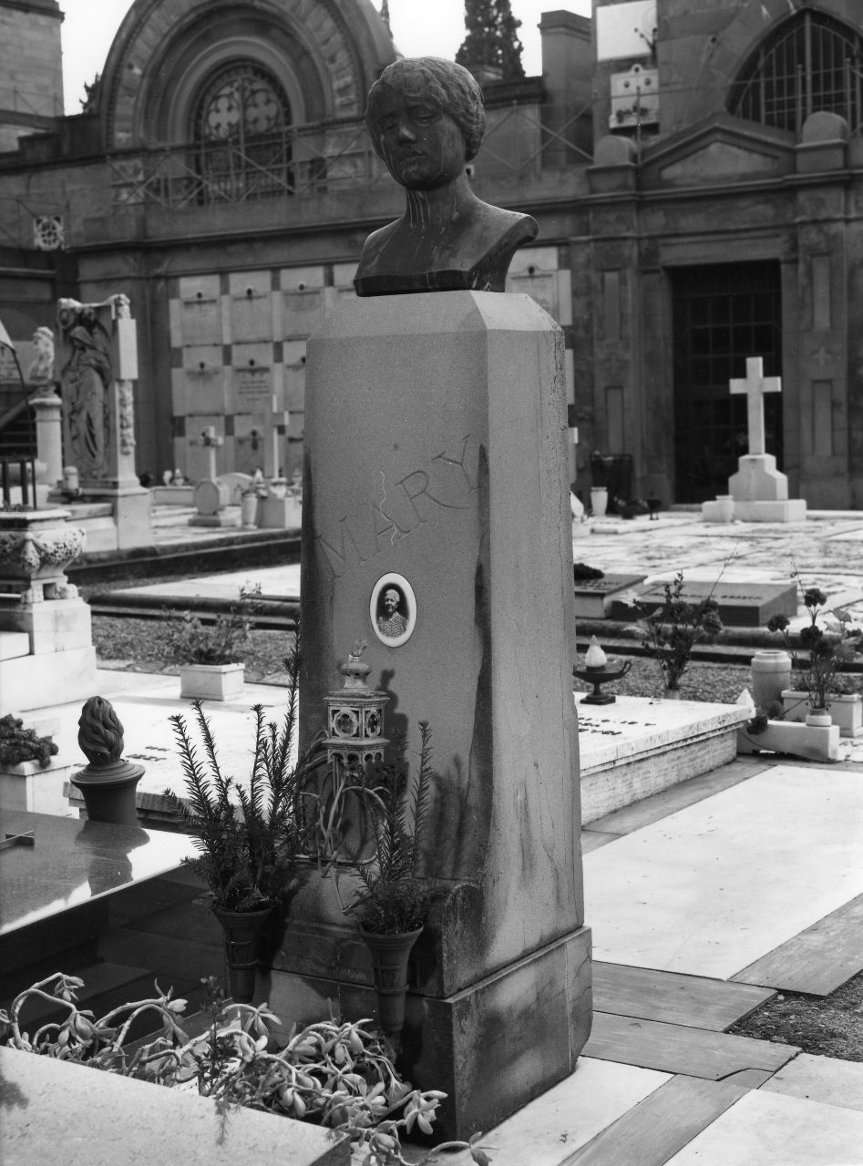 busto ritratto di Mary Cavallini (monumento funebre) - ambito toscano (sec. XX)